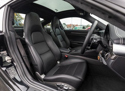 Porsche 911 (991.2) Turbo S 12