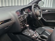 Audi RS4 4.2 FSI V8 Estate 5dr Petrol S Tronic quattro Euro 5 (450 ps) 8