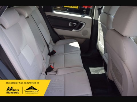Land Rover Discovery Sport 2.0 Discovery Sport SE Tech TD4 4WD 5dr 37