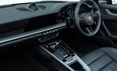 Porsche 911 Targa 4S (992) 12
