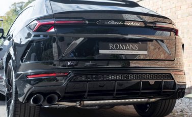 Lamborghini Urus 26