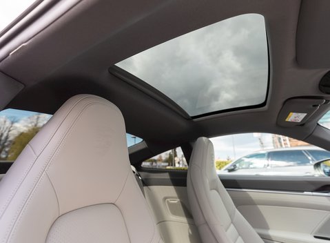 Porsche 911 Carrera (992) 13