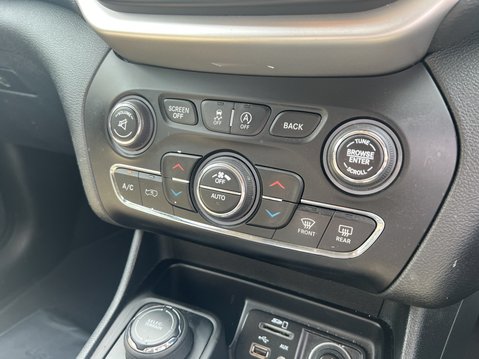 Jeep Cherokee 2.2 MultiJetII Limited SUV 5dr Diesel Auto 4WD Euro 6 (s/s) (200 ps) 31