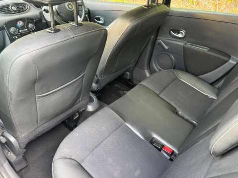 Renault Clio 1.1 Clio Dynamique TomTom 16v 5dr 23