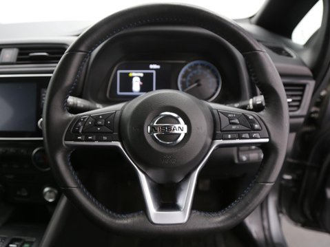 Nissan LEAF 40kWh Acenta Auto 5dr 10