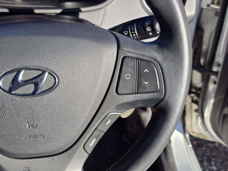 Hyundai i10 1.2 Premium SE Hatchback 5dr Petrol Auto Euro 6 (87 ps) 28