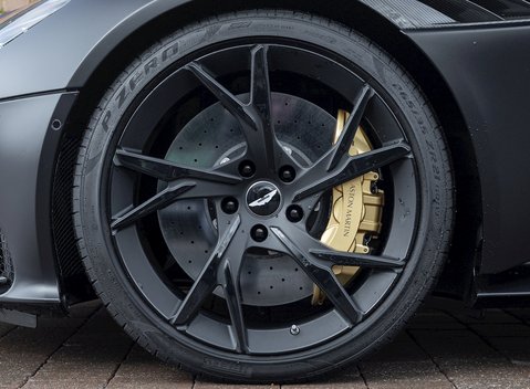 Aston Martin DBS Superleggera 10