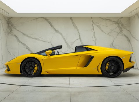Lamborghini Aventador LP 700-4 ROADSTER 6