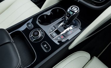 Bentley Bentayga V8 AZURE EWB First Edition 35