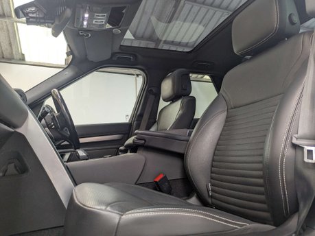 Land Rover Discovery 3.0 Discovery R-Dynamic SE D MHEV Auto 4WD 5dr 38