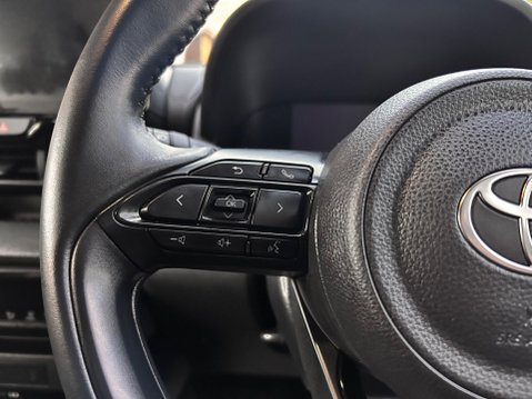 Toyota Yaris DESIGN FHEV 39