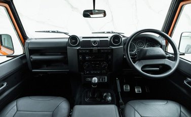 Land Rover Defender 110 Adventure Edition 12