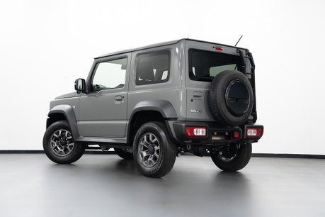 Suzuki Jimny Sierra SUV 1.5 AUTOMATIC petrol 32