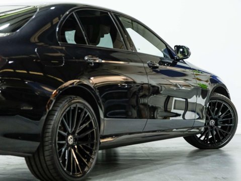 Mercedes-Benz E Class 2.0 E300de 13.5kWh AMG Line Saloon 4dr Diesel Plug-in Hybrid G-Tronic+ Euro 35