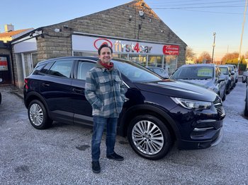 Rob from Leeds collecting his new Vauxhall Grandland X.