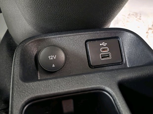 Ford Transit Connect Transit Connect 240 L1 H1 Trend 1.5L 100PS 8 Speed Auto 25
