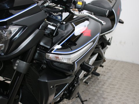 Suzuki GSX1300 B-King GSX 1300 15