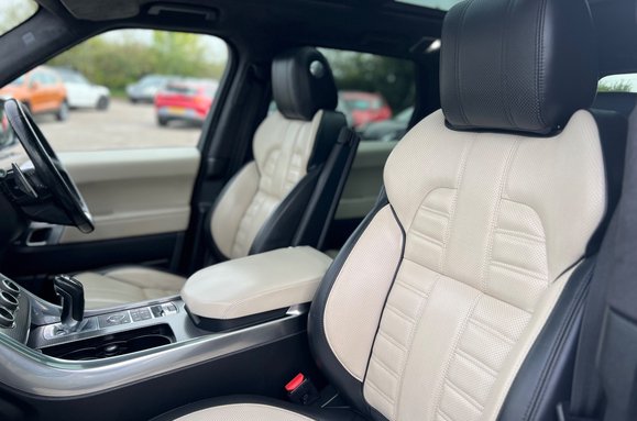 Land Rover Range Rover Sport 3.0 SDV6 AUTOBIOGRAPHY DYNAMIC AUTO 30