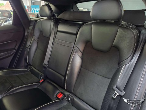 Volvo XC60 2.0 D5 PowerPulse R-Design Auto AWD Euro 6 (s/s) 5dr 31
