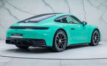 Porsche 911 Carrera GTS (992.2) 6