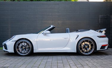 Porsche 911 Turbo S Cabriolet (992) 3