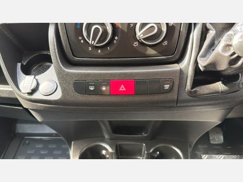 Peugeot Boxer 2.0 BlueHDi 335 Professional Panel Van 5dr Diesel Manual L2 H2 Euro 6 (130 61
