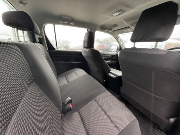 Toyota Hilux Active | 2.4 LT [SOLD MM] Double Cab | Tow Bar | Camera | Air Con | 15