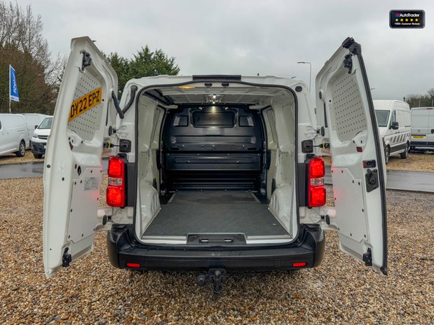 Vauxhall Vivaro AUTO LWB L2H1 Low Roof 3100 Dynamic Air Con SELECT 8