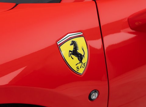 Ferrari F8 Spider 28