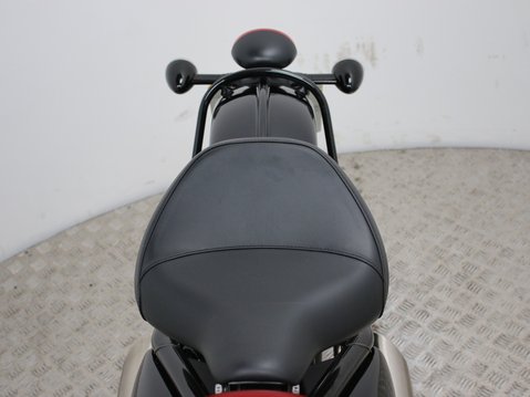 Triumph Bobber BONNEVILLE BOBBER 22