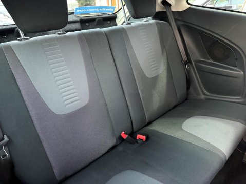 Ford Ka 1.2 Zetec Euro 4 3dr 27