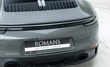 Porsche 911 Carrera GTS (992) 32