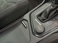 Volkswagen Tiguan 2.0 TSI SEL SUV 5dr Petrol DSG 4Motion Euro 6 (s/s) (180 ps) 38