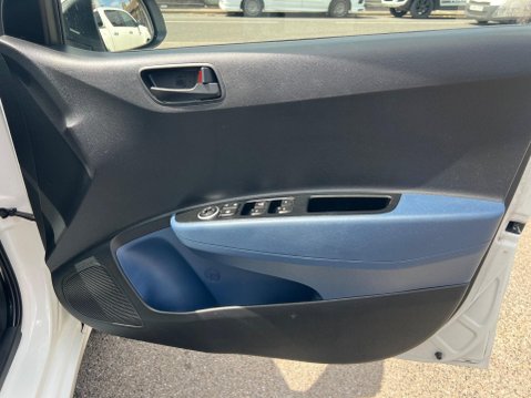 Hyundai i10 1.0 Blue Drive SE Euro 6 (s/s) 5dr 27