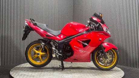 Triumph Sprint ONLY 22K NEW MOT SERVICED SPORTS TOURER 1050CC 1