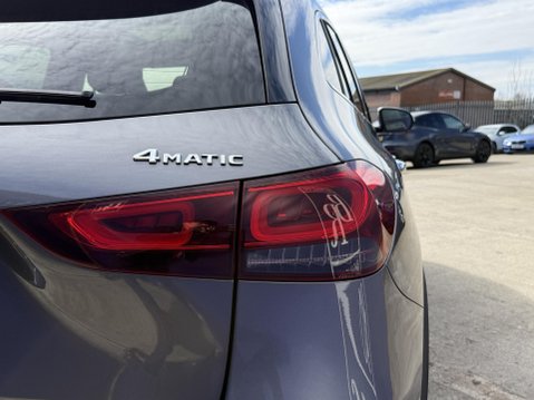 Mercedes-Benz GLA 2.0 GLA220d AMG Line (Premium Plus) SUV 5dr Diesel 8G-DCT 4MATIC Euro 6 (s/ 19