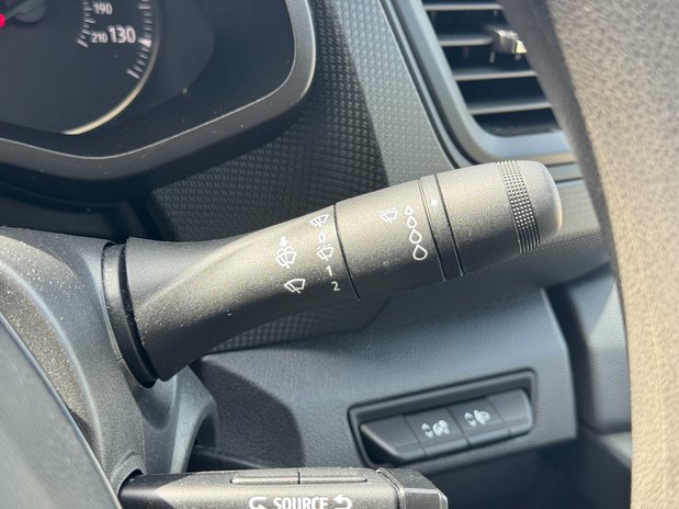 Renault Trafic LWB L2H1 [SOLD KH] Low roof Advance LL30 Aircon Sensors EURO 6 21