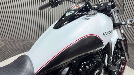 Kawasaki Vulcan 900 VN 2016 ONLY 2K NEW MOT LIGHTWEIGHT CRUISER A2 BIKE 32