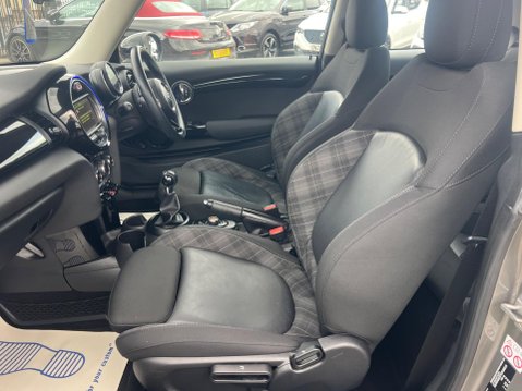 Mini Hatch 1.5 Cooper Euro 6 (s/s) 3dr 27
