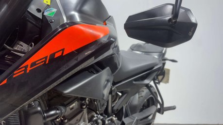 KTM Duke 2021 12K PROJECT BIKE SUPERMOTO SPARES OR REPAIR 890CC 11