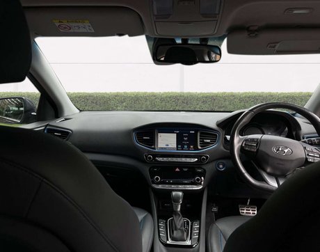 Hyundai IONIQ 1.6 IONIQ Premium SE FHEV Semi-Auto 5dr 8