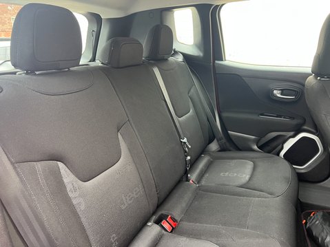 Jeep Renegade (Sold) 1.4T MultiAirII Longitude SUV 5dr Petrol DDCT Euro 6 (s/s) (140 ps) 13