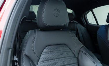 Alfa Romeo Giulia QUADRIFOGLIO 16