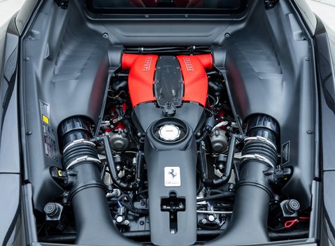 Ferrari F8 Tributo 37