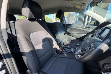 Hyundai TUCSON 2.0 CRDi SE Nav SUV 5dr Diesel Manual 4WD Euro 6 (136 ps) 31
