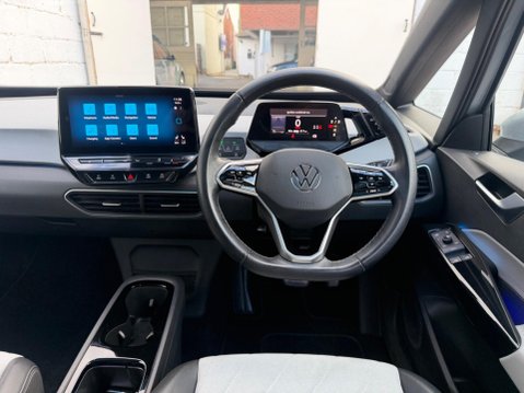 Volkswagen ID.3 Pro Performance 58kWh Family Auto 5dr 57