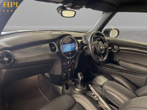 Mini Convertible 1.5 Cooper Exclusive Convertible 2dr Petrol Steptronic Euro 6 (s/s) (136 ps 15