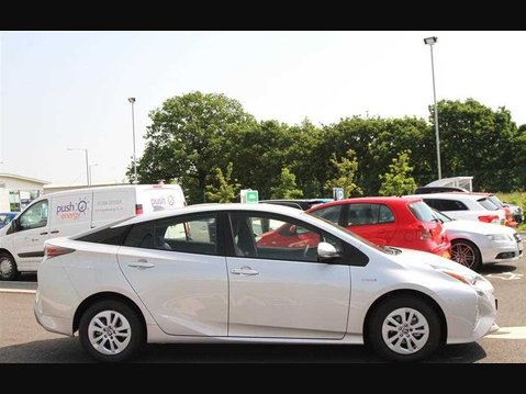 Toyota Prius VVT-I ACTIVE 3