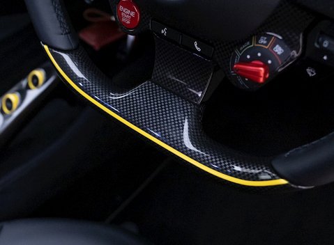 Ferrari F8 Tributo 15