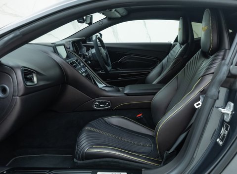 Aston Martin DB11 V8 17